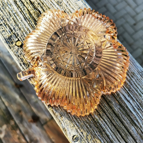 Vintage Pink Four Leaf Clover Cut Glass Trinket Dish - Picture 4 of 12